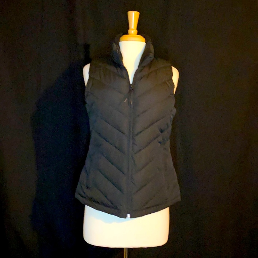 Black GAP Puffer Vest